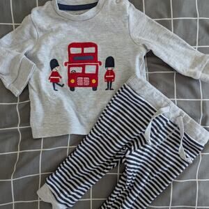 Baby London guard outfit